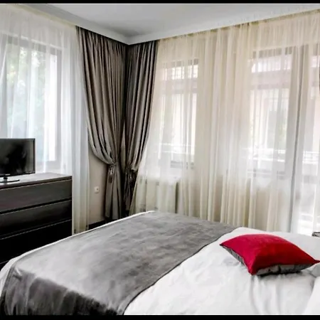 Astrea Deluxe Hotel 3*