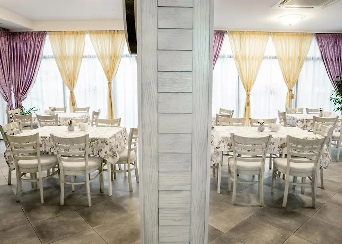 Astrea Deluxe Хотел Хисаря