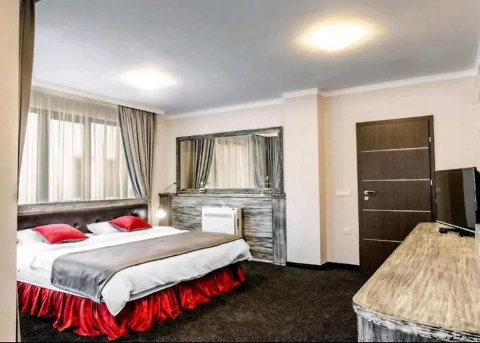 Astrea Deluxe Хотел 3*