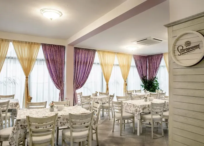 Astrea Deluxe Хотел Хисаря